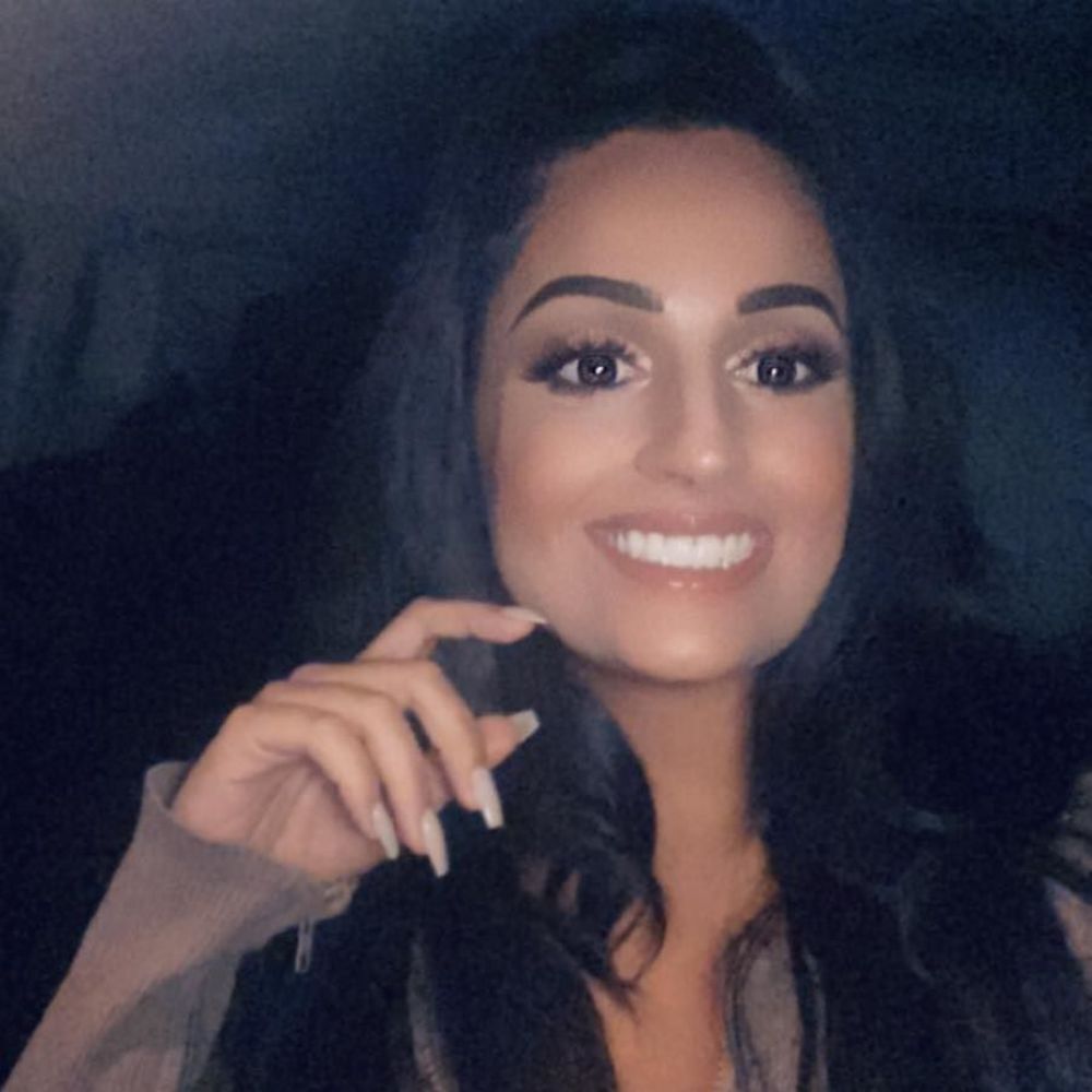 Meet your Posher, Gina